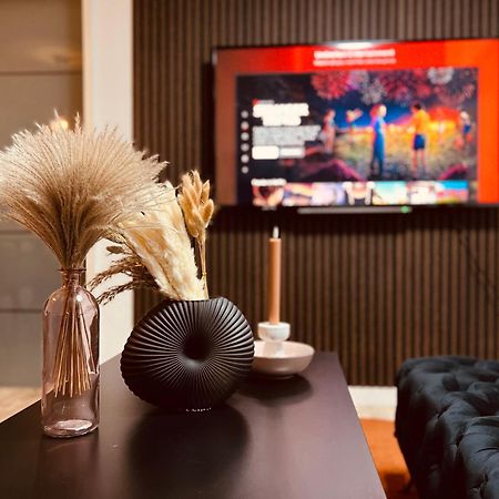 Cologne Luxe Living: Opulent Elegance Unleashed Leilighet Eksteriør bilde