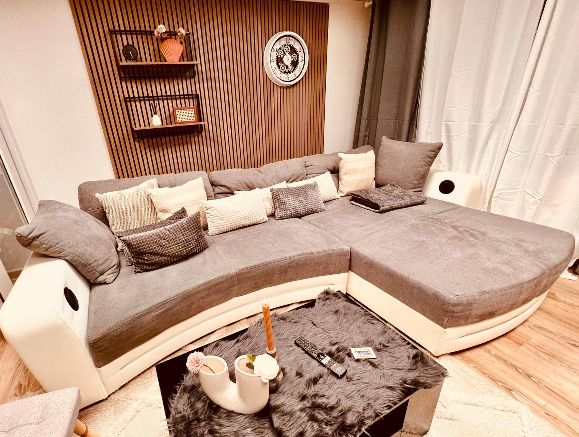Cologne Luxe Living: Opulent Elegance Unleashed Leilighet Eksteriør bilde